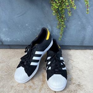 ADIDAS superstar !